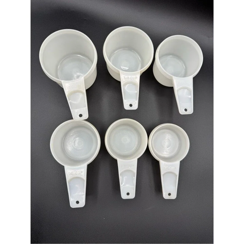 Set of 6 Tupperware Speckled White Measuring Cups